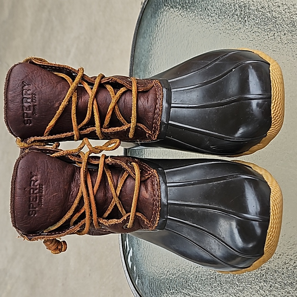 SPERRY SALT WATER DUCK BOOTS SIZE 7